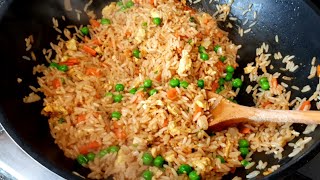 HOW TO MAKE A DELICIOUS CHINESE FRIED RICE RECIPE [upl. by Ellard]