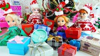 Elsa and Anna toddlers open their Christmas presents [upl. by Adnohsel333]