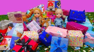 Elsa and Anna toddlers birthday party Elsas birthday presents and cake [upl. by Eihs]